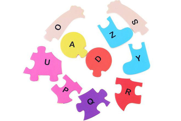 Bộ đồ chơi với những mảnh ghép đa dạng cùng nhiều màu sắc khác nhau