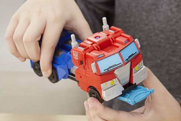 Robot biến hình Transformers với cách biến hình đơn giản chỉ với một vài thao tác