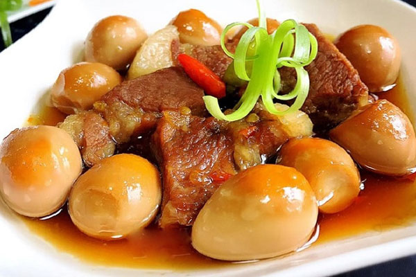 Món thịt kho tàu ở miền Bắc được sử dụng nhiều trong các bữa cơm gia đình