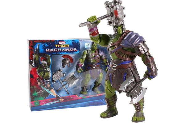 Mô hình đấu sĩ bất bại Hulk là sản phẩm của thương hiệu Hasbro.