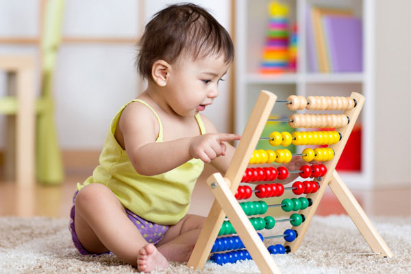 Đồ chơi giúp bé phát triển toàn diện