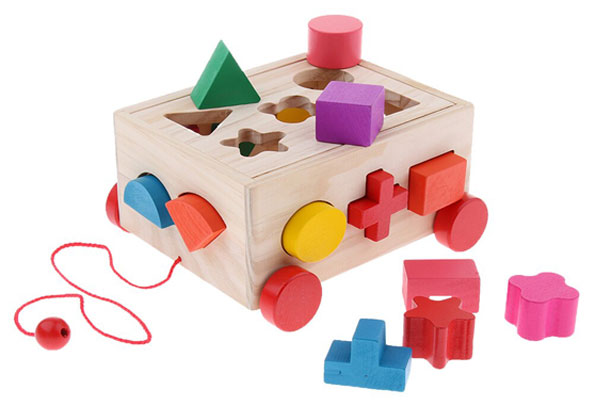 Nên lựa chọn những món đồ chơi có nhiều màu sắc đa dạng