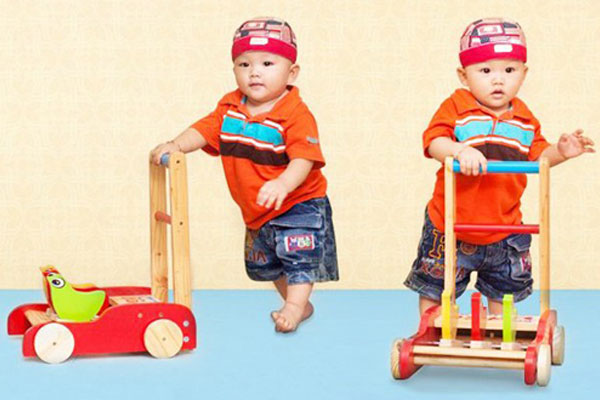 Xe tập đi IQ Toys bằng gỗ là sản phẩm được thiết kế dành riêng cho các bé ở độ tuổi tập đi.