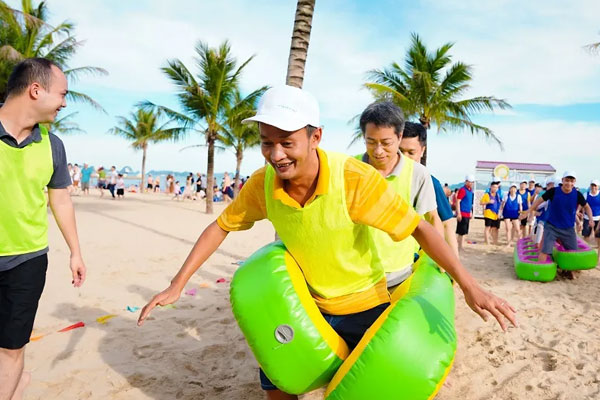 Hoạt động trò chơi diễn ra vô cùng sôi động, gay cấn Hoạt động trò chơi diễn ra vô cùng sôi động, gay cấn