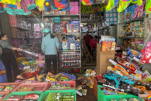 Tuấn Hằng luôn là lựa chọn hàng đầu được nhiều phụ huynh tin tưởng khi mua đồ chơi cho bé Tuấn Hằng luôn là lựa chọn hàng đầu được nhiều phụ huynh tin tưởng khi mua đồ chơi cho bé