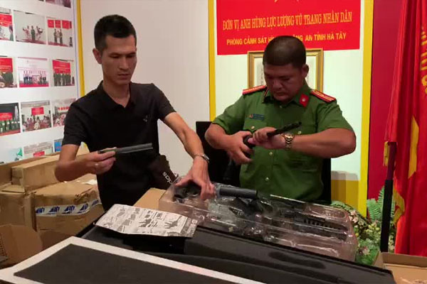 Súng không đủ điều kiện an toàn có thể bị tịch thu và phạt hành chính Súng không đủ điều kiện an toàn có thể bị tịch thu và phạt hành chính