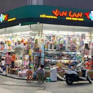 Van Can Toys là địa chỉ đáng chú ý khi nhắc đến các cửa hàng súng đồ chơi tại quận Hoàn Kiếm